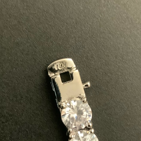 18k 75ct Tennis Necklace - Picture 12 of 13